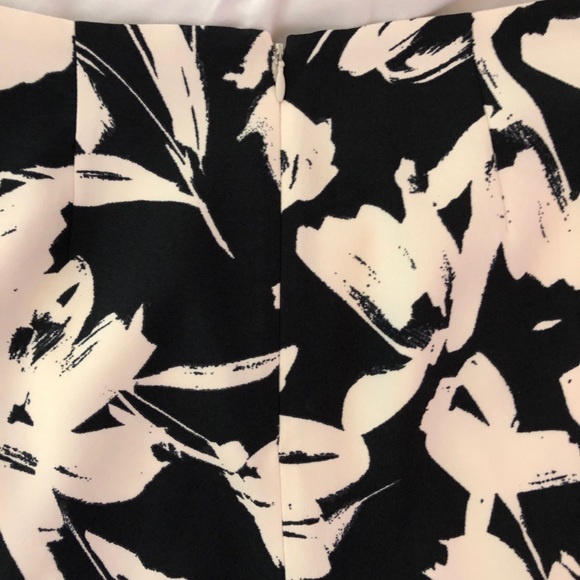 Banana Republic Black and white skirt - Picture 4 of 5